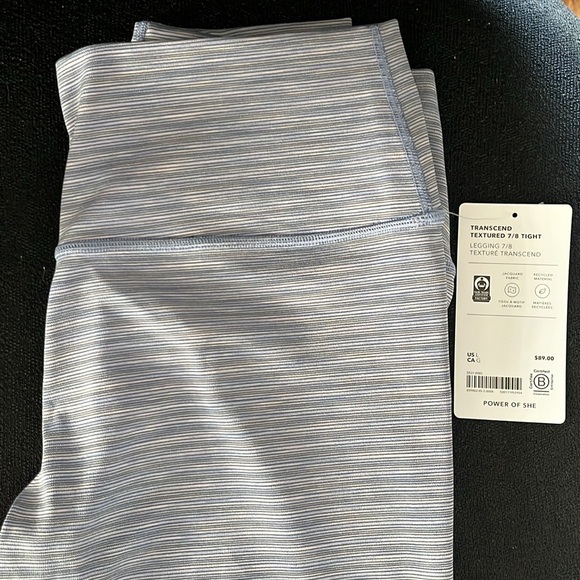New with tags! Athleta Transcends Textured 7/8 tight - Picture 5 of 10